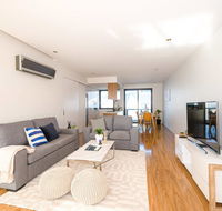 Double Storey Harbortown Townhouse - Redcliffe Tourism