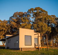 Dragonfly Cottages - Redcliffe Tourism