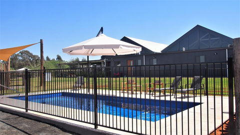Dubbo Rhino Lodge - Redcliffe Tourism 3