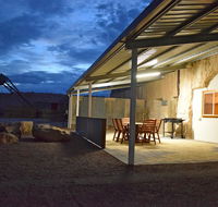 Dug Out BB Apartments - Redcliffe Tourism