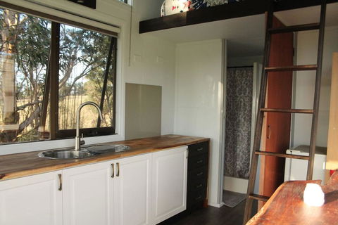Dyl & Lil's Tiny House On Wheels - Redcliffe Tourism 2
