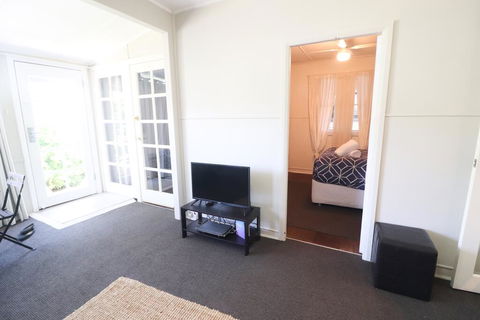 Echuca Bungalow - Redcliffe Tourism 2
