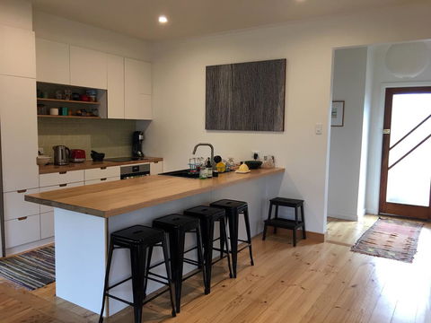 Eco-renovated Light-filled House On A Hill - Redcliffe Tourism 1