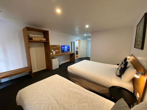 Econo Lodge Lilydale - Redcliffe Tourism 2