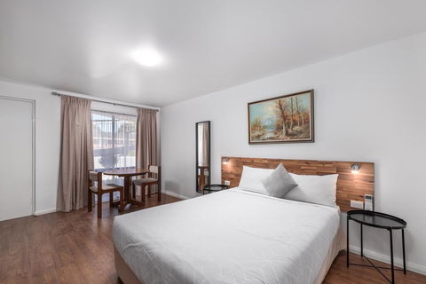 Econo Lodge Lilydale - Redcliffe Tourism 0