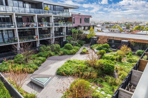 Elegant 1 Bed 1 Bath & Free Parking - Redcliffe Tourism 1
