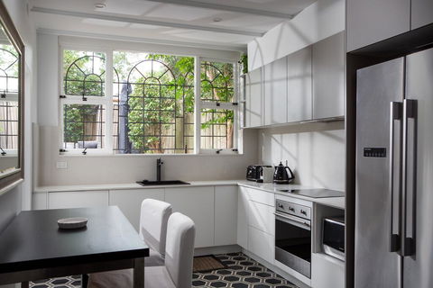 Elegant 3-Bed Heritage House Near Parks And Cafes - Redcliffe Tourism 3