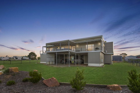 Elevation - Waterviews In Newlands Arm - Redcliffe Tourism 0