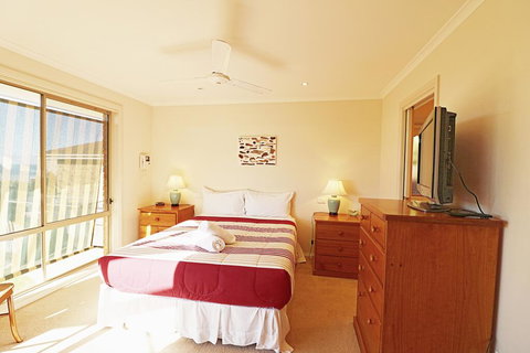 Ella Bleu - Redcliffe Tourism 2