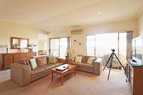 Ella Bleu - Redcliffe Tourism 3