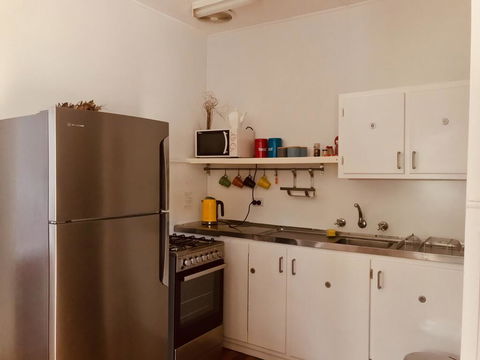Ella May Holiday Flats - Redcliffe Tourism 1