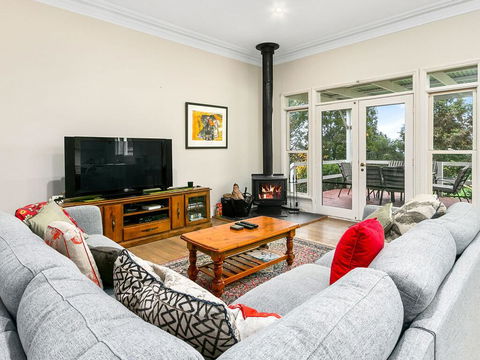 Elm Cottage - Redcliffe Tourism 3