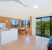 Elsewhere 3 - Redcliffe Tourism