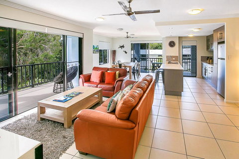 Elysium Apartments - Redcliffe Tourism 3