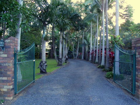 Emerald Tropical Palms B & B - Redcliffe Tourism 0