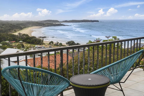 Emerald Views - Redcliffe Tourism 0