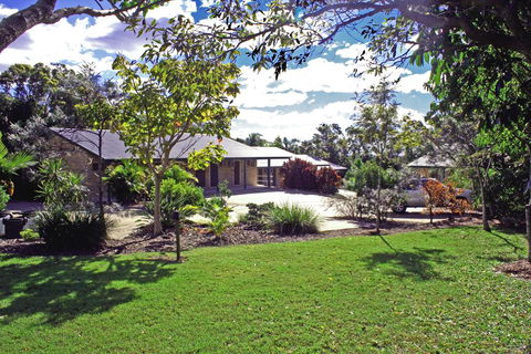 Emeraldene Inn & Eco-Lodge - Redcliffe Tourism 0