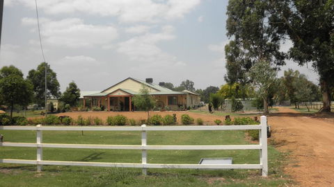 Enderslie House Bed & Breakfast - Redcliffe Tourism 1