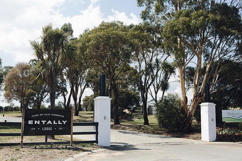 Entally Lodge - Redcliffe Tourism 1