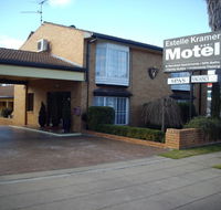 Estelle Kramer Motel - Redcliffe Tourism