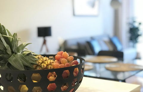 EVOLVE Near Adelaide CBD - Netflix / Wine / Lock Up Garage! - Redcliffe Tourism 3