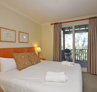 Executive 1 bedroom Spa Villa located within Cypress Lakes Resort - Redcliffe Tourism