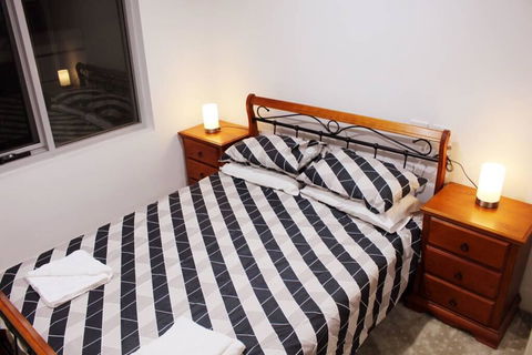 Executively Styled 2 Bed, 2 Bath, Perfect Location - Redcliffe Tourism 2