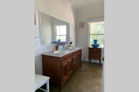 Farm House At The Gateway To The King Valley - Redcliffe Tourism 1