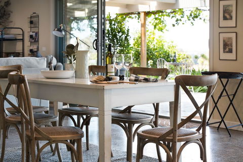 Farmer Smith Estate - Sunrise Retreat - Redcliffe Tourism 2