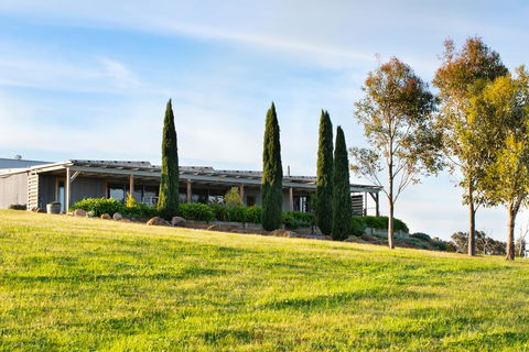 Farmer Smith Estate - Sunrise Retreat - Redcliffe Tourism 3