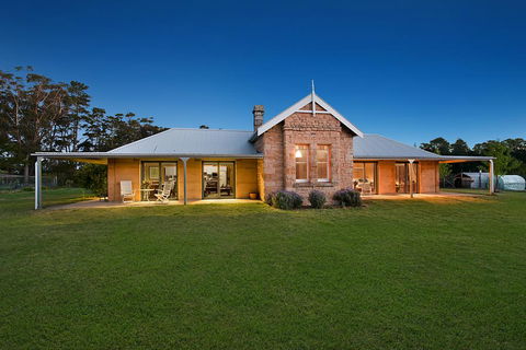 Ferndale B&B - Redcliffe Tourism 0