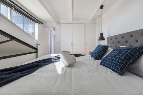 Fitzroy Converted Warehouse Penthouse - Redcliffe Tourism 2