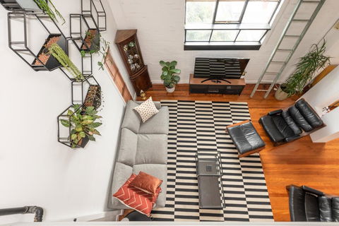 Fitzroy Converted Warehouse Penthouse - Redcliffe Tourism 0
