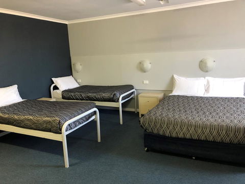 Flinders Motel - Redcliffe Tourism 2