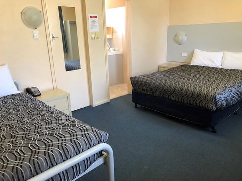 Flinders Motel - Redcliffe Tourism 3