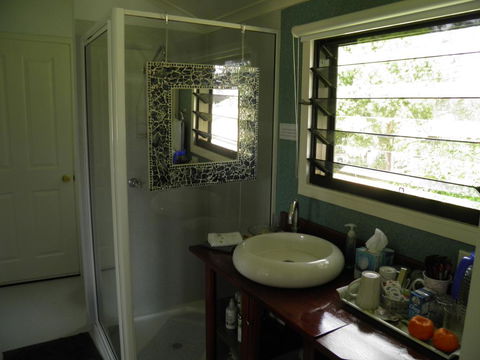 Follywood Guesthouse B&B - Redcliffe Tourism 2