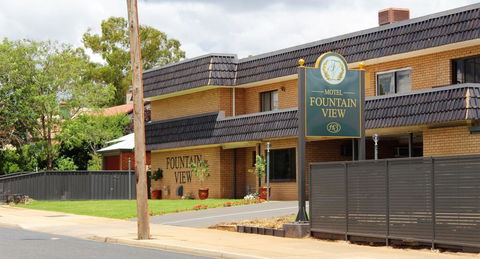 Fountain View Motel - Redcliffe Tourism 0