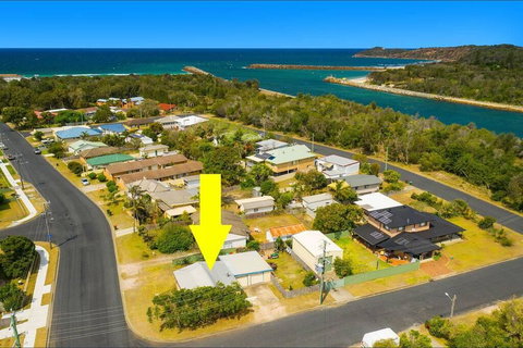 Frangipani Cottage - Redcliffe Tourism 1