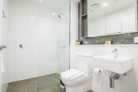 Free Wifi 1bed1bath Apartment At Chatswood - Redcliffe Tourism 3