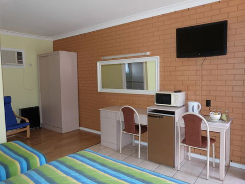 Fullarton Motor Lodge - Redcliffe Tourism 2