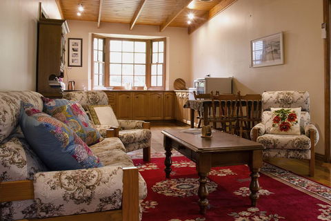Gellibrand River Gallery Accommodation - Redcliffe Tourism 3