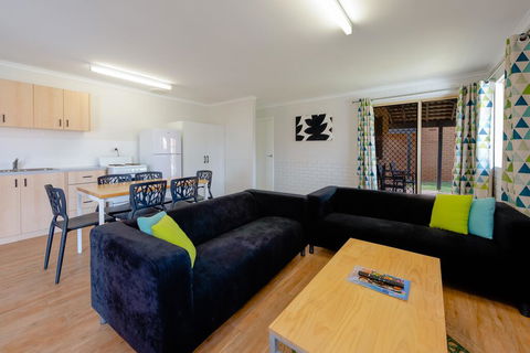 Geraldton's Ocean West Holiday Units & Short Stay Accommodation - Redcliffe Tourism 2