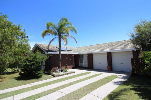 Gerry's Waterfront - Redcliffe Tourism 0