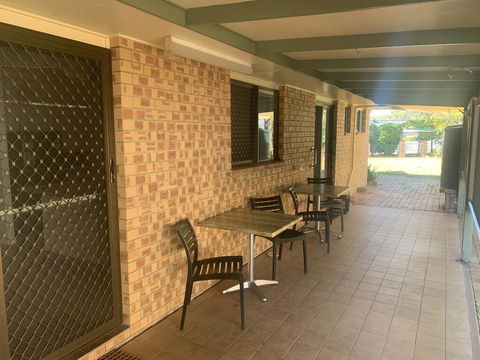 Gin Gin Budget Accommodation - Redcliffe Tourism 1