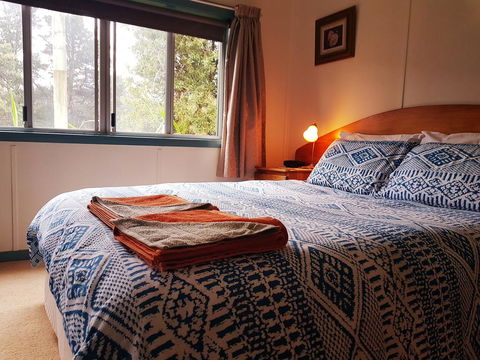 Glenbrook House & Cottage - Redcliffe Tourism 3