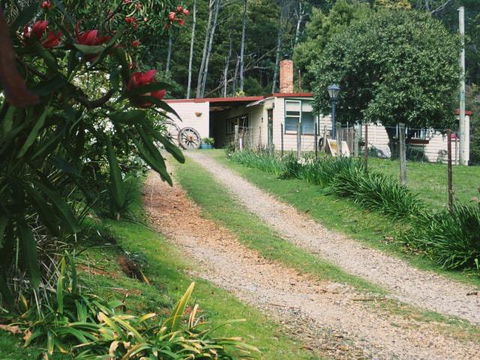 Glenbrook House & Cottage - Redcliffe Tourism 1