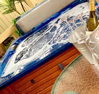Glenway House Spa Oasis Rockingham - Redcliffe Tourism