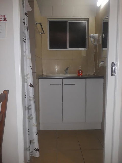 Golden Grain Motel - Redcliffe Tourism 3