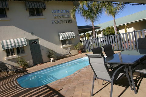 Golden Rivers Holiday Apartments - Redcliffe Tourism 0