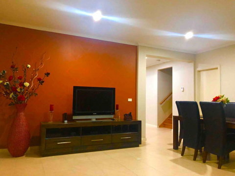 Golf View Charm - Redcliffe Tourism 0